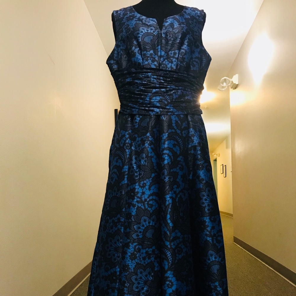 Eshakti Long Royal Blue and Black Dress